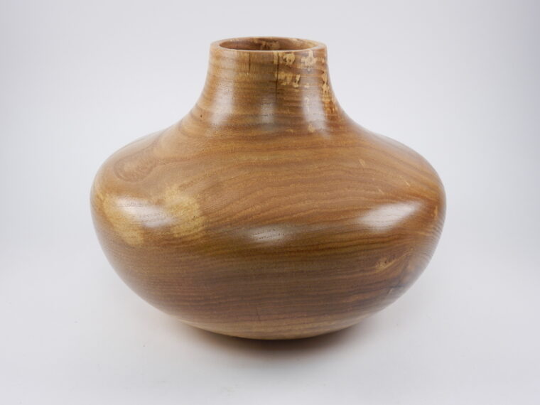 Ovaalne kaelaga õõnesvorm